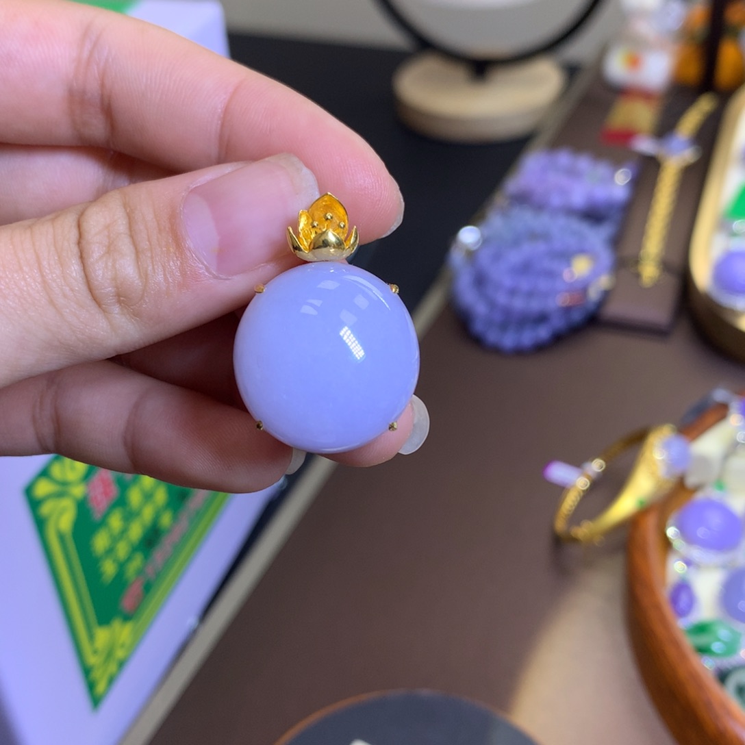 翡翠颈饰18K金镶嵌翡翠