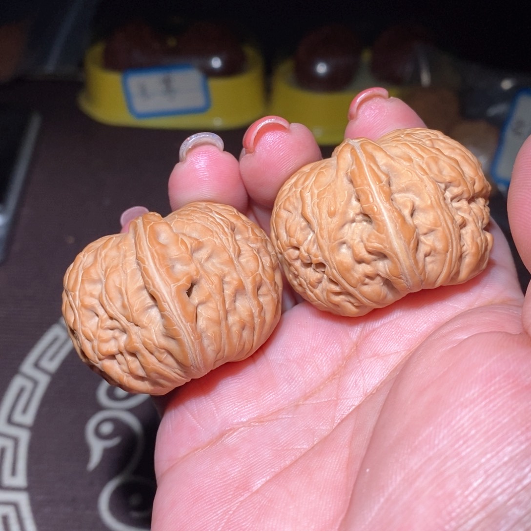 文玩核桃把件元宝