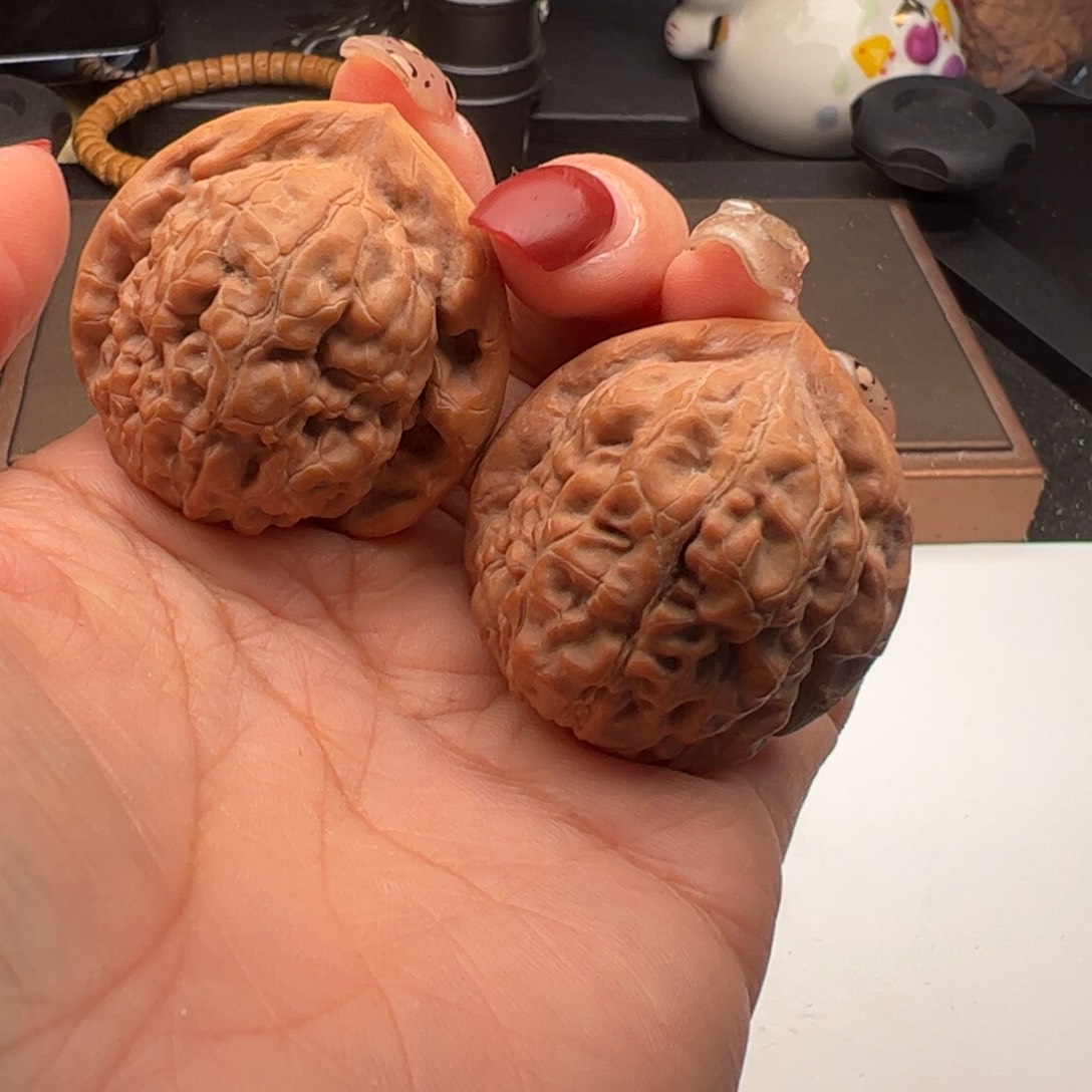 文玩核桃吊坠滢金字塔