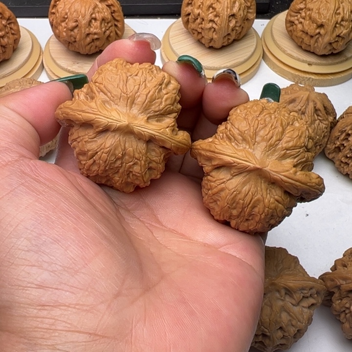 文玩核桃吊坠芳芳44血麒麟