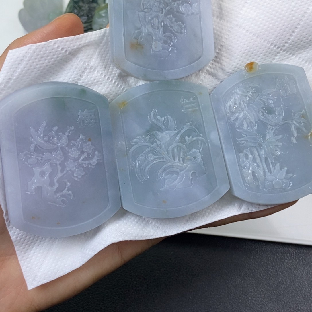 定制翡翠未镶嵌泡**猪