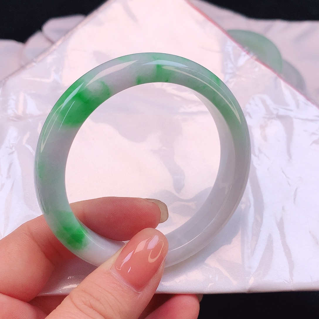 翡翠手镯未镶嵌8505xxcvvb