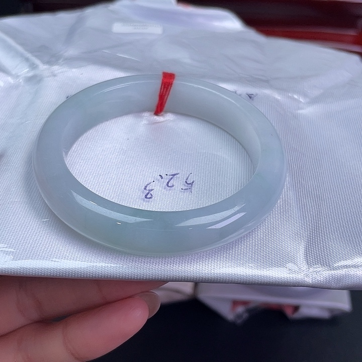 翡翠未镶嵌手镯52圈正圈