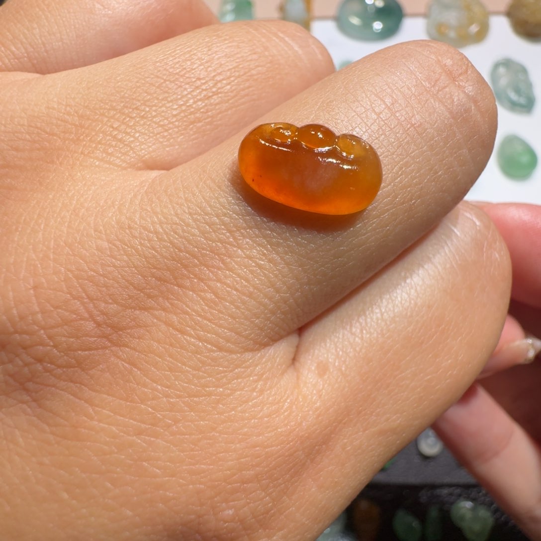 定制翡翠未镶嵌冰红如意锁