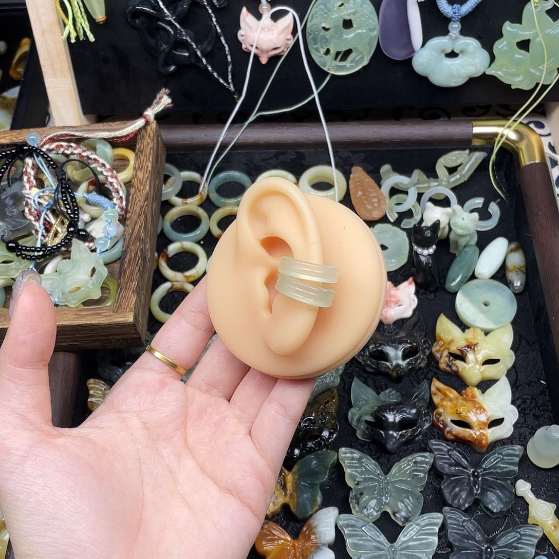 蛇纹石玉未镶嵌颈饰耳骨夹38.8一对