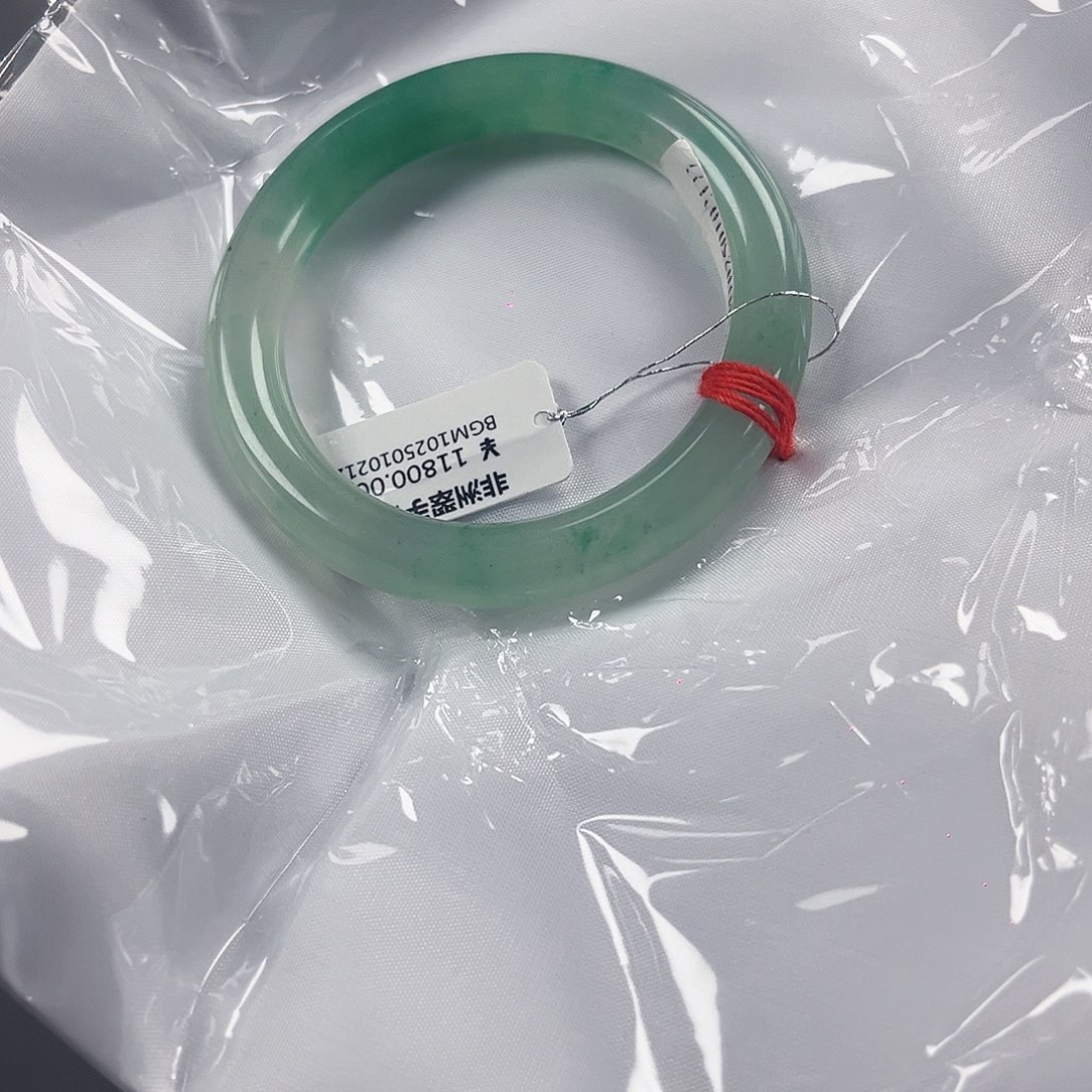 石英质玉手镯未镶嵌?****巧