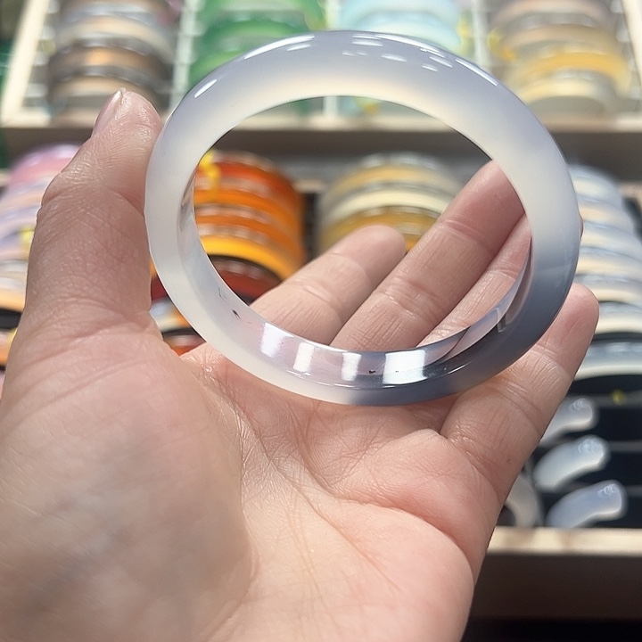 玛瑙/玉髓手镯未镶嵌