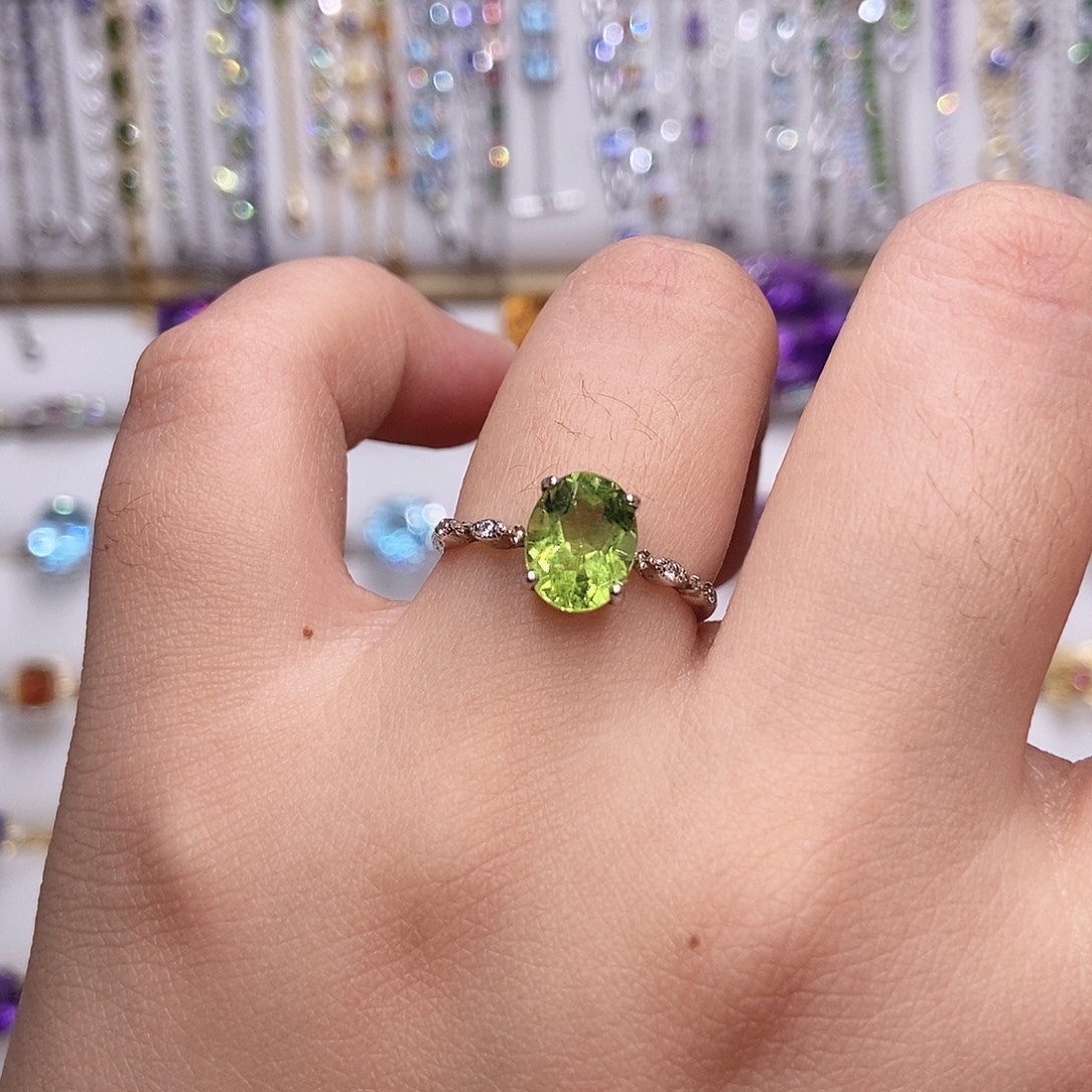 橄榄石银S925镶嵌戒指