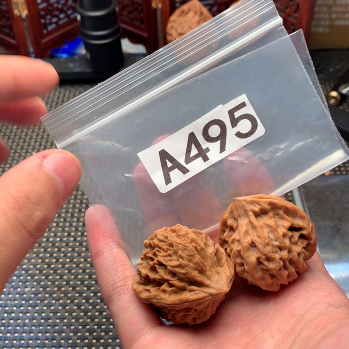 M***R文玩核桃吊坠龙门涧