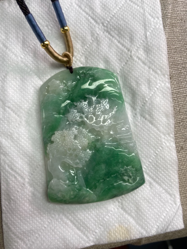 玉如军意翡翠珠宝