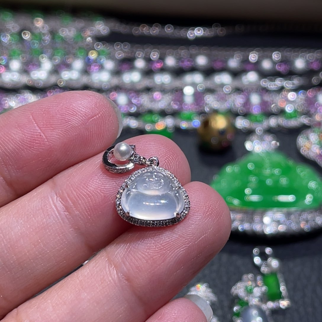 翡翠吊坠(不含链)18K金镶嵌