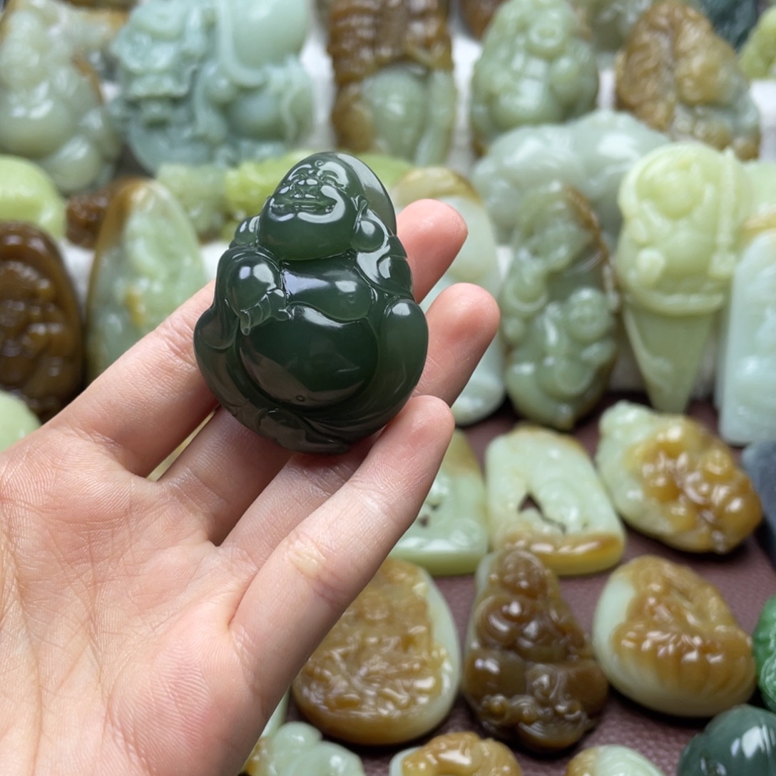 颈饰未镶嵌和田玉