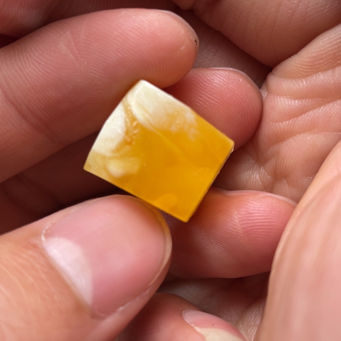 定制琥珀未镶嵌天然蜜蜡