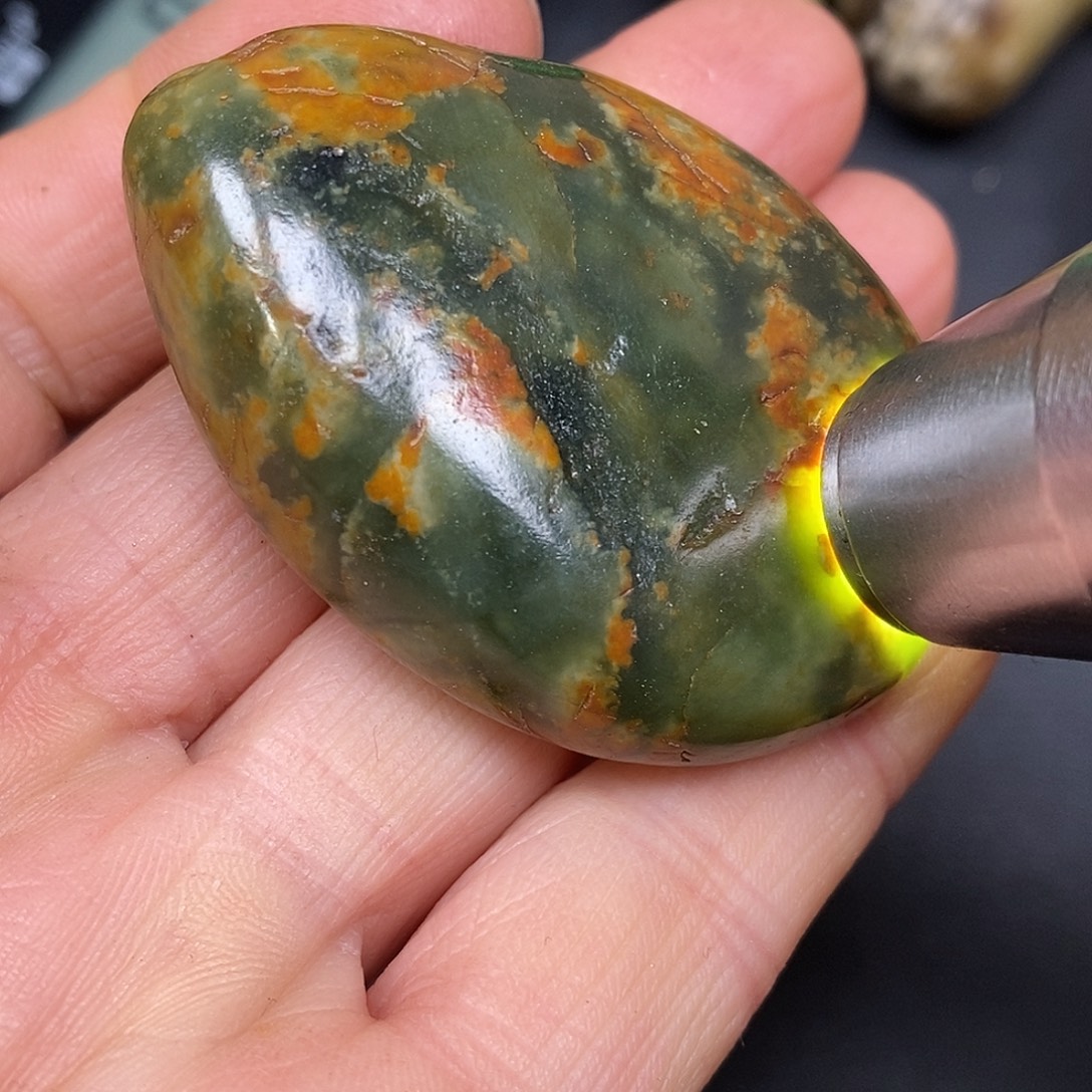 和田玉未镶嵌珠宝奇石