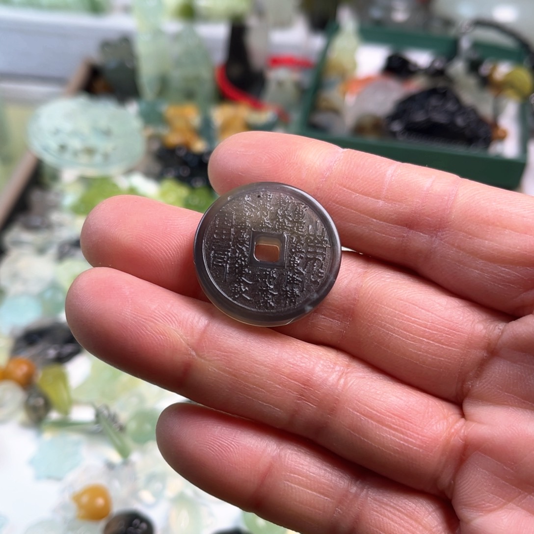 蛇纹石玉原石未镶嵌