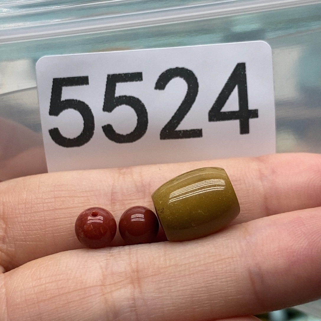 南红玛瑙未镶嵌颈饰