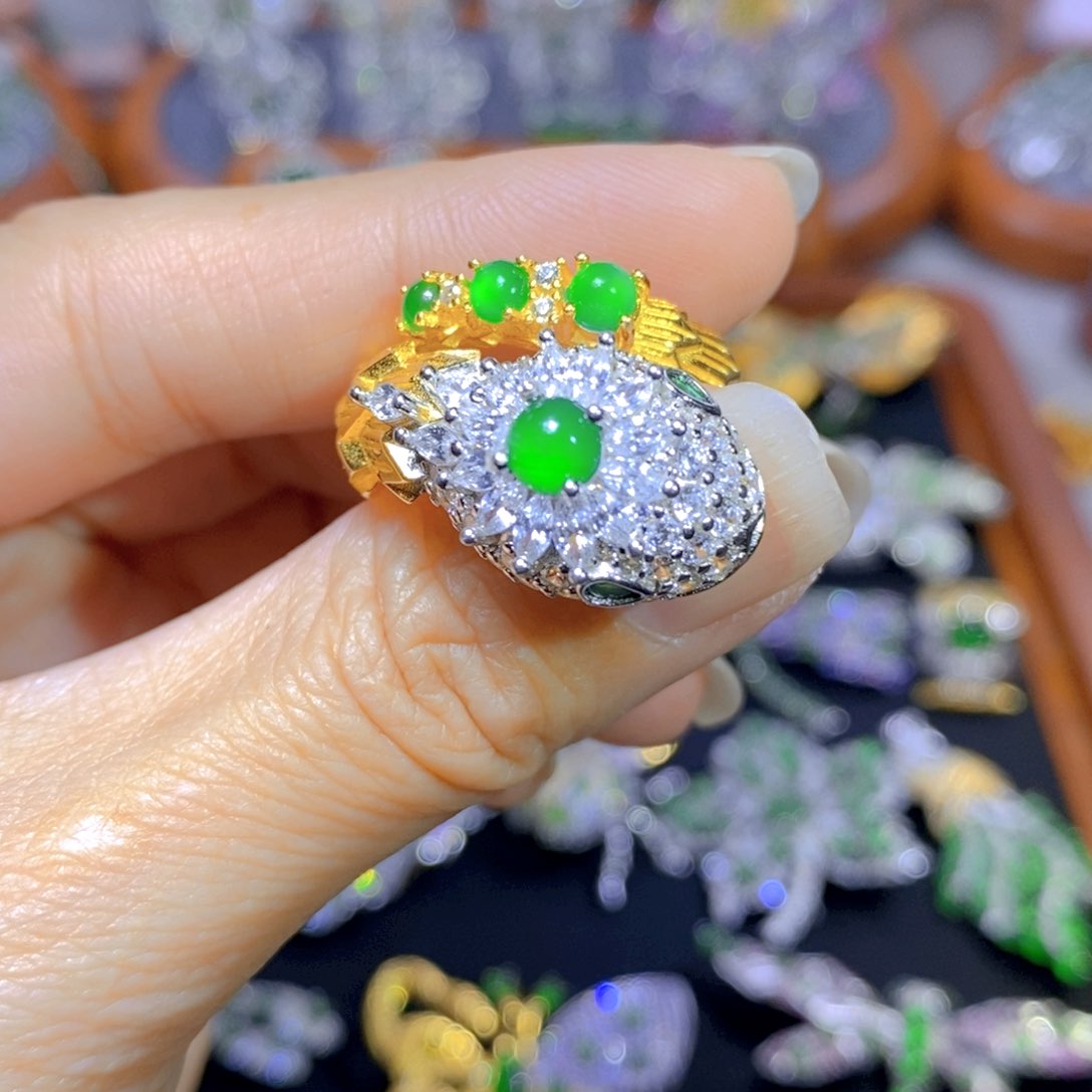 翡翠颈饰银S925镶嵌天然翡翠