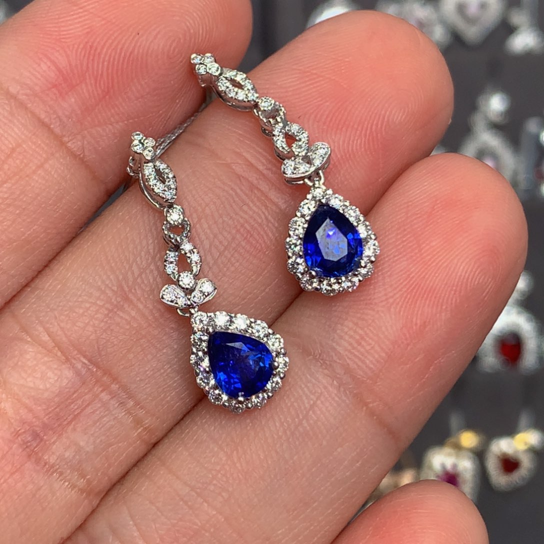 蓝宝石耳钉18K金镶嵌