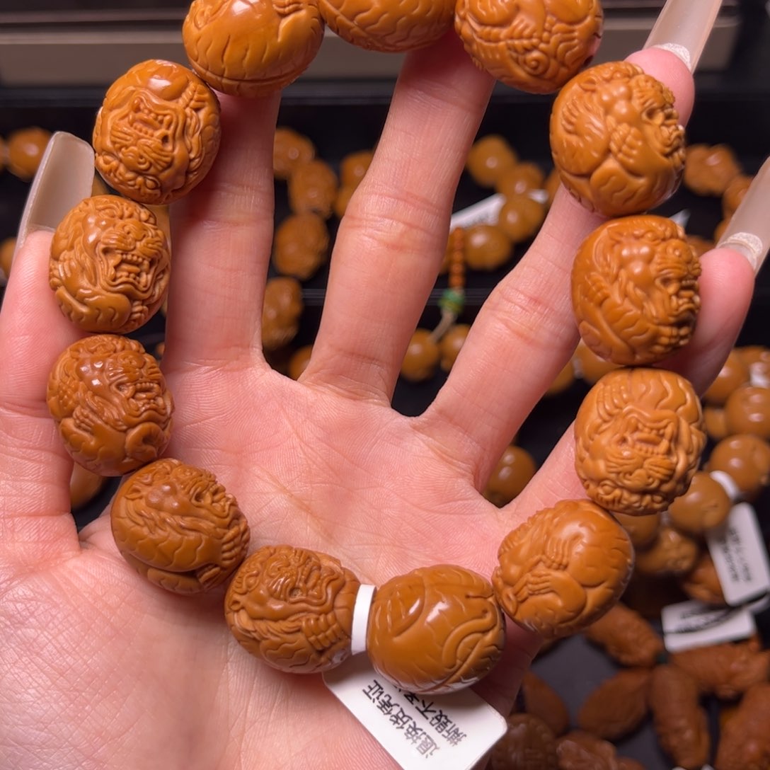 橄榄核手串1.8虎虎生威