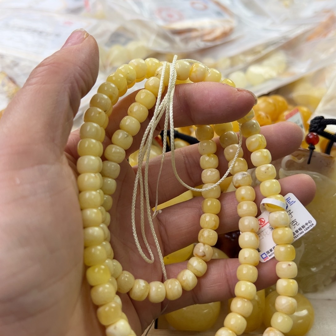 琥珀珠宝奇石未镶嵌