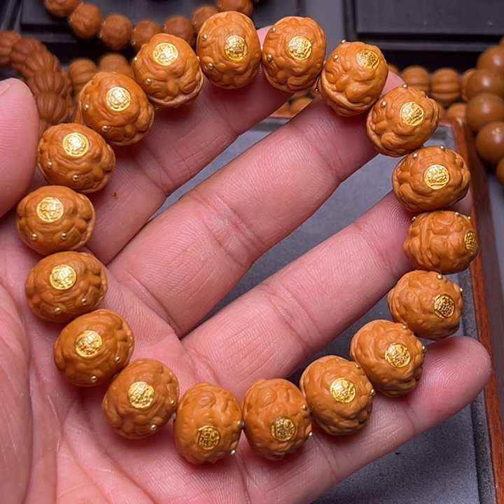 猴头核桃吊坠金金蟾王