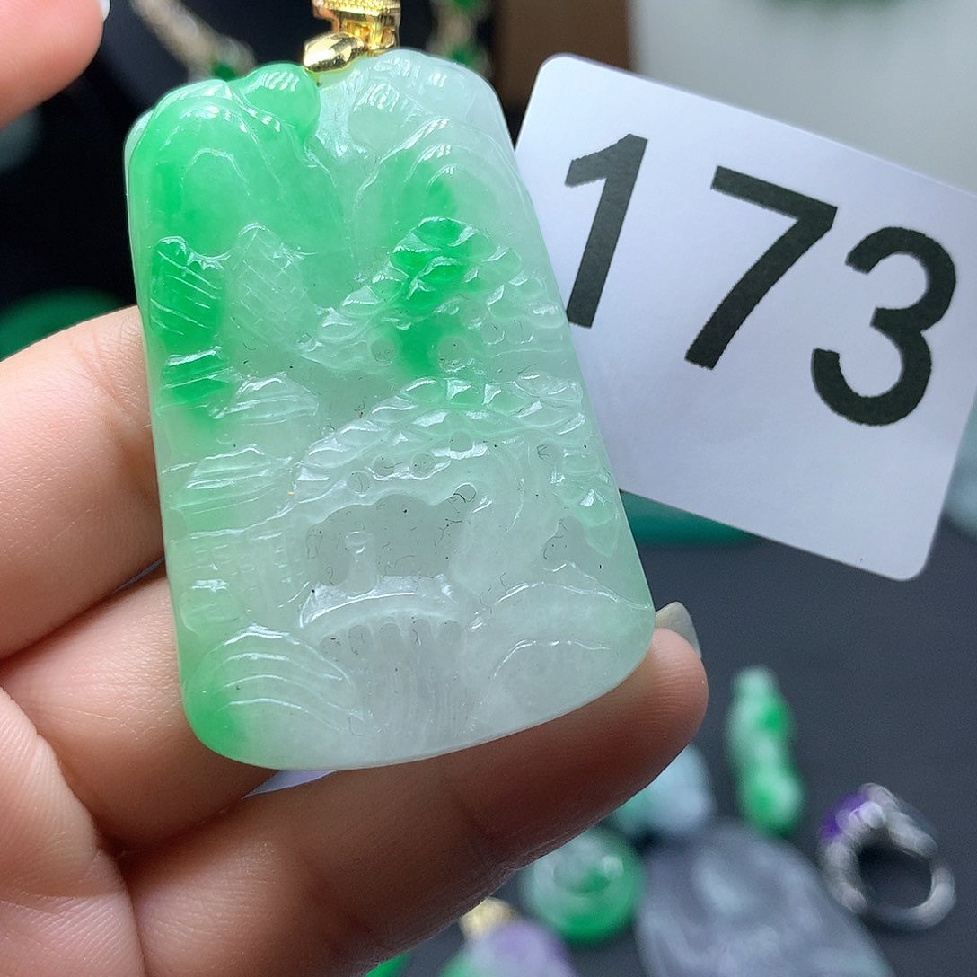 翡翠颈饰未镶嵌翡翠