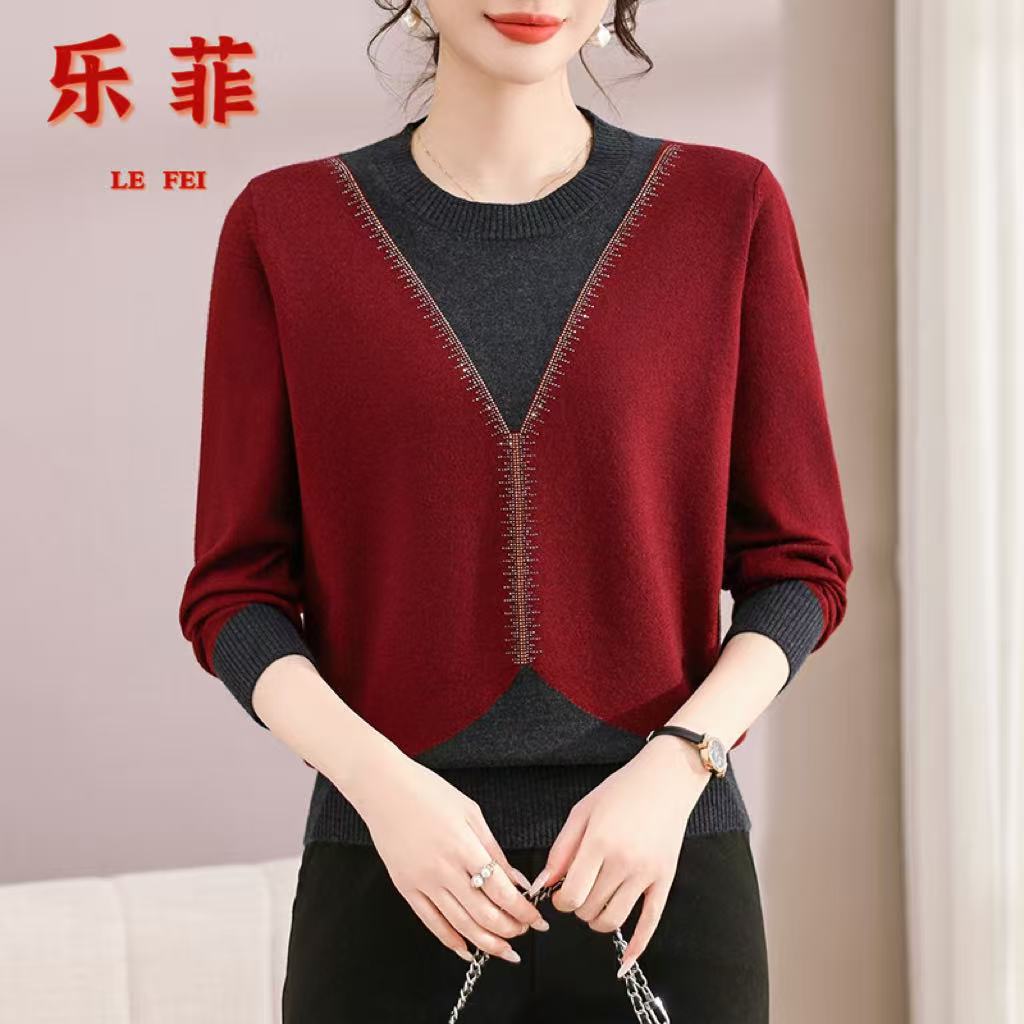 中老年妈妈装2025新款时尚撞色烫钻半高领长袖洋气百搭保暖针织衫