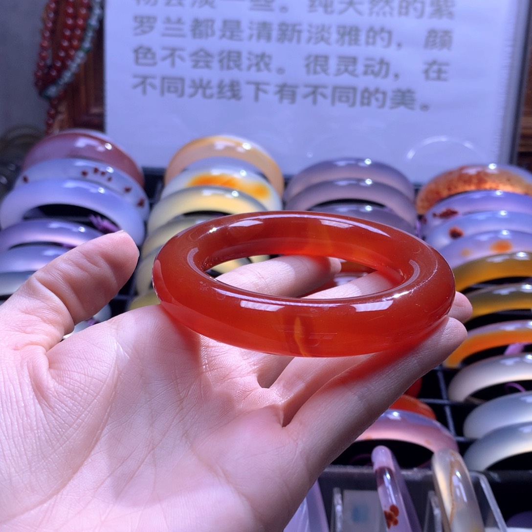 【闪购商品】玛瑙/玉髓手镯未镶嵌悠*?