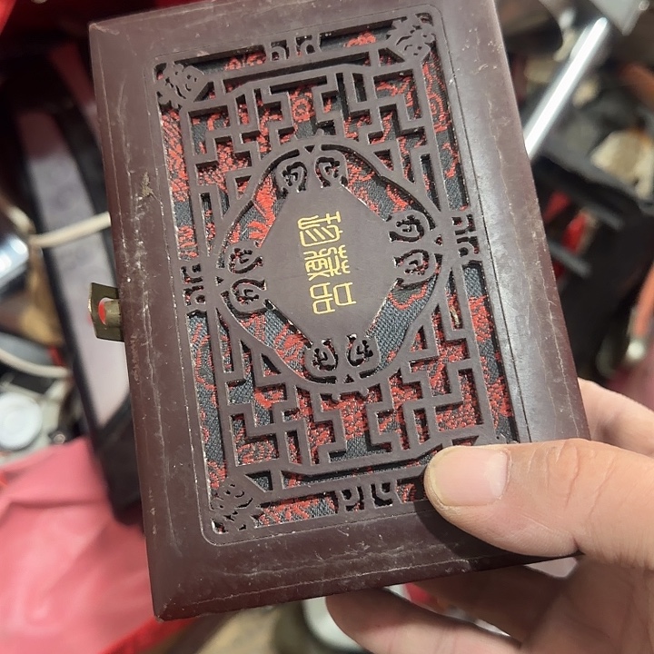 卢***哥我也不知道我为什么要