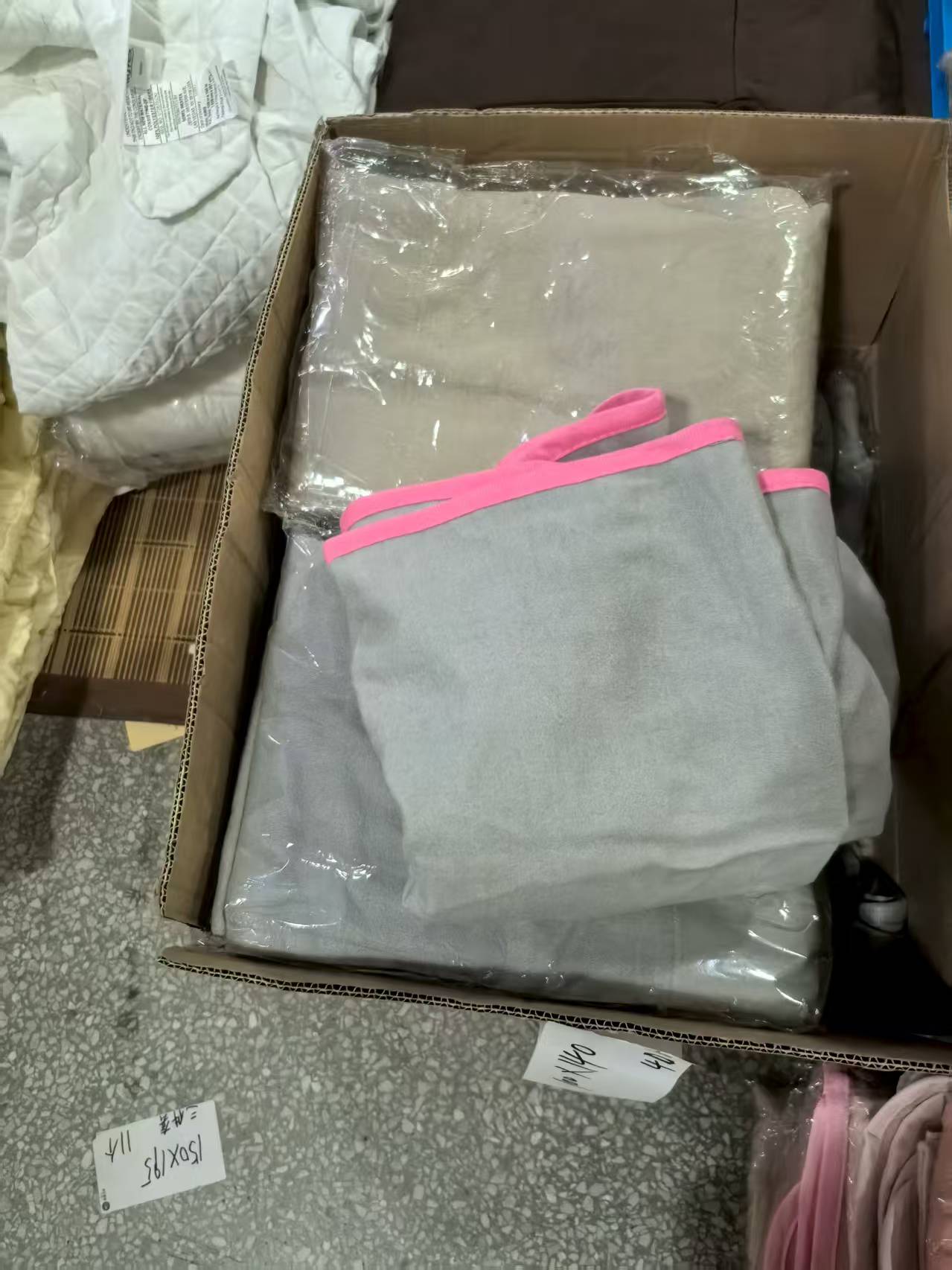 《厚广家》3楼100×140灰咖色系超软优质蚕丝混纺盖毯 发1张不挑色