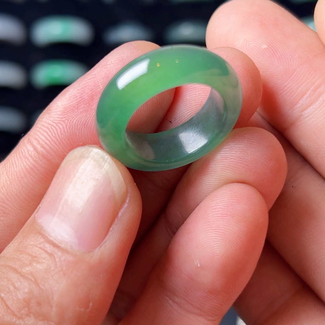 定制翡翠未镶嵌圈口15号