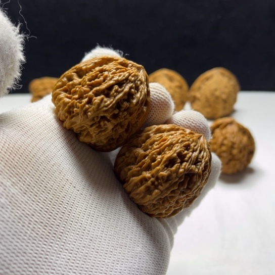 爱***儿吊坠文玩核桃南疆石