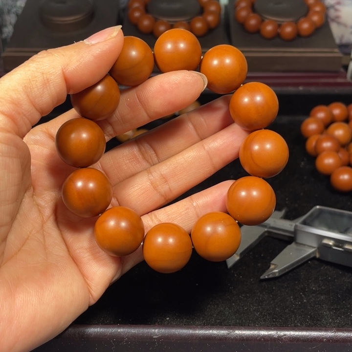 橄榄核吊坠1.9+铁核精品小孔