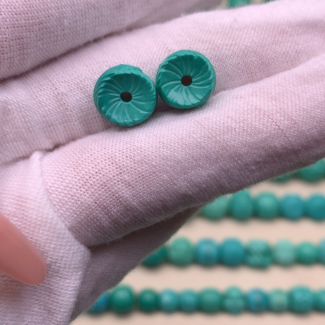 手工精工雕刻羽毛扣卡9.8