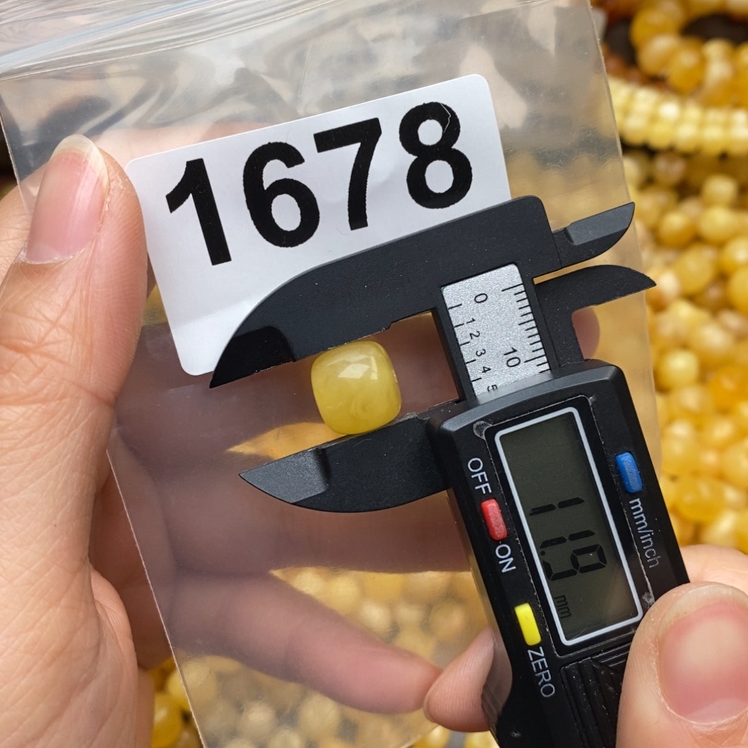 蜜蜡珠宝奇石未镶嵌