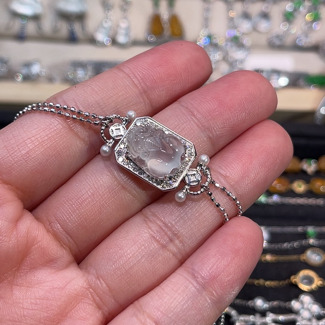 翡翠18K金镶嵌手链貔貅