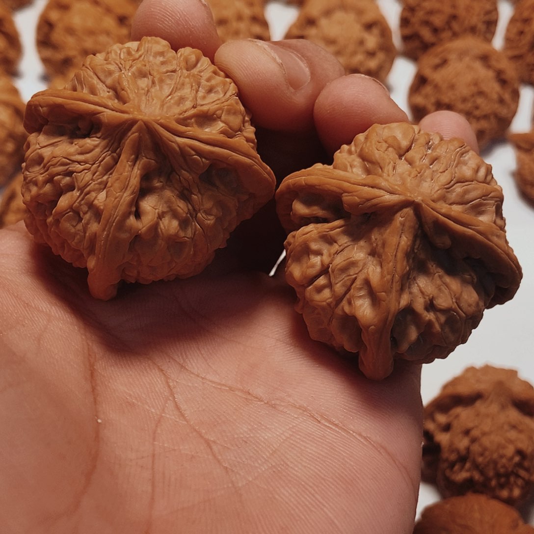 文玩核桃吊坠每**烈玉玺三棱