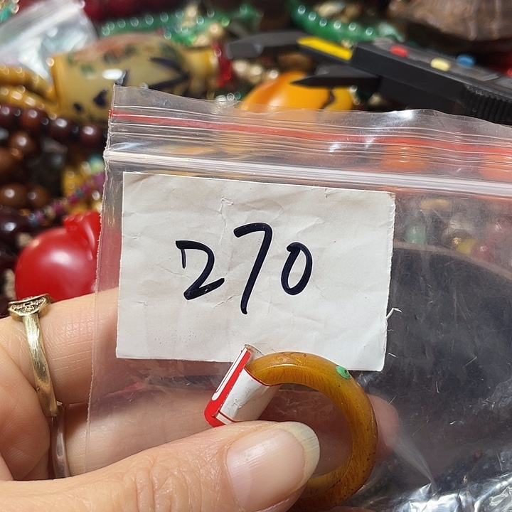 晓***琴琉璃/树脂/塑料类