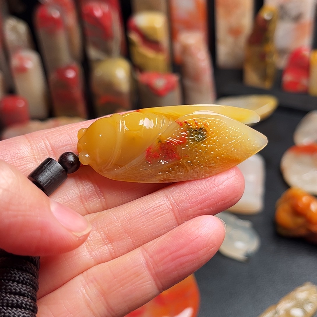 其他巴林石鸡血石挂件