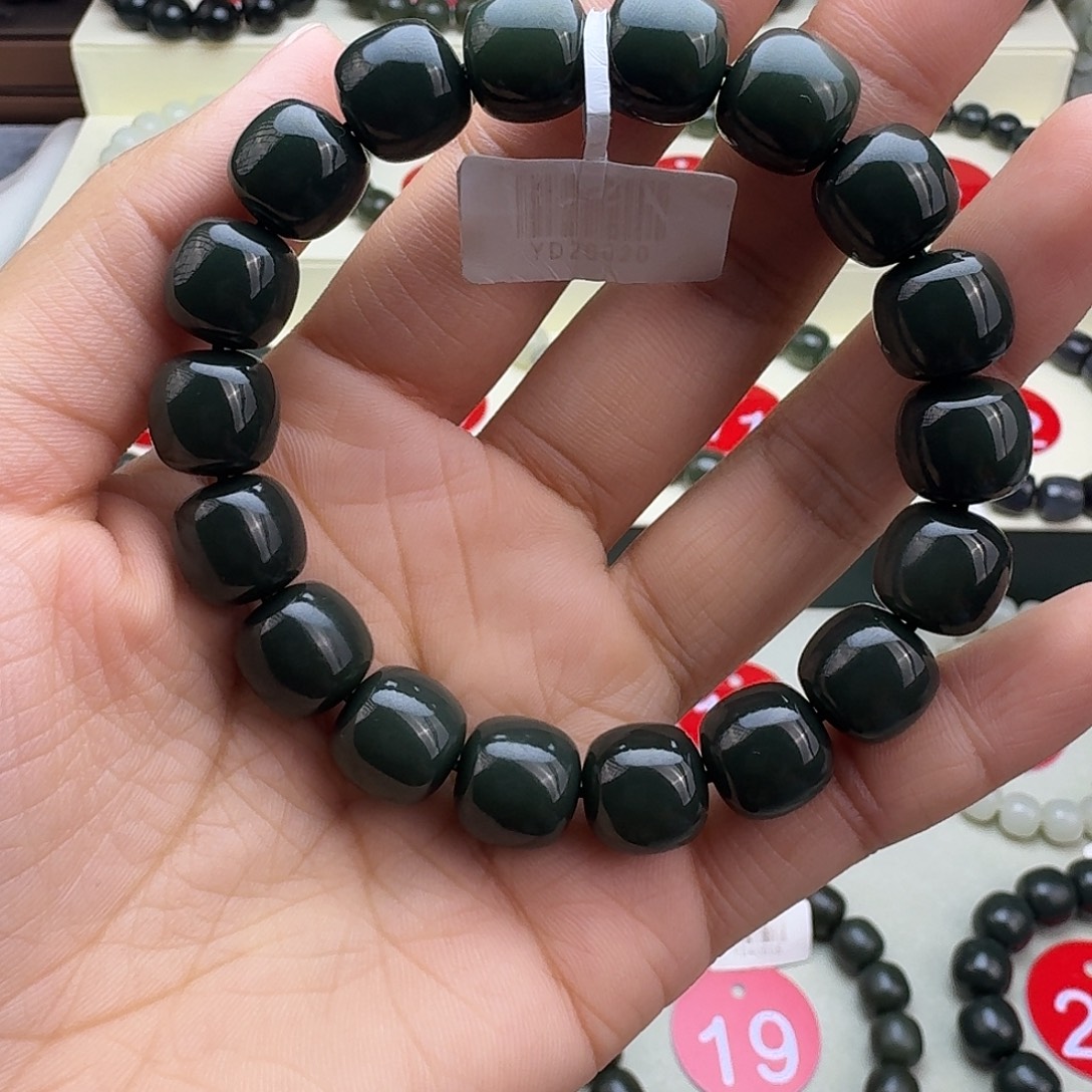 和田玉未镶嵌手串