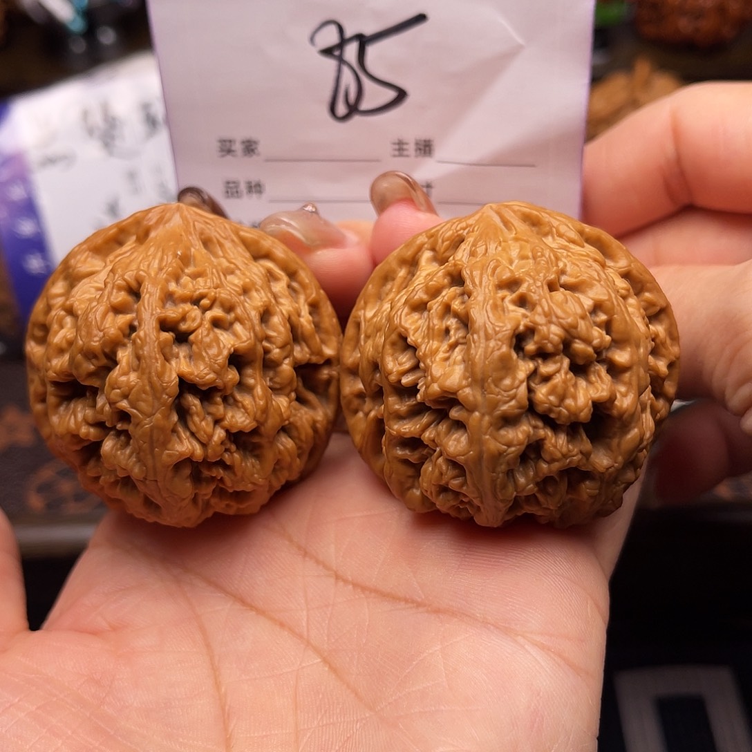 吊坠桃核大粗筋47