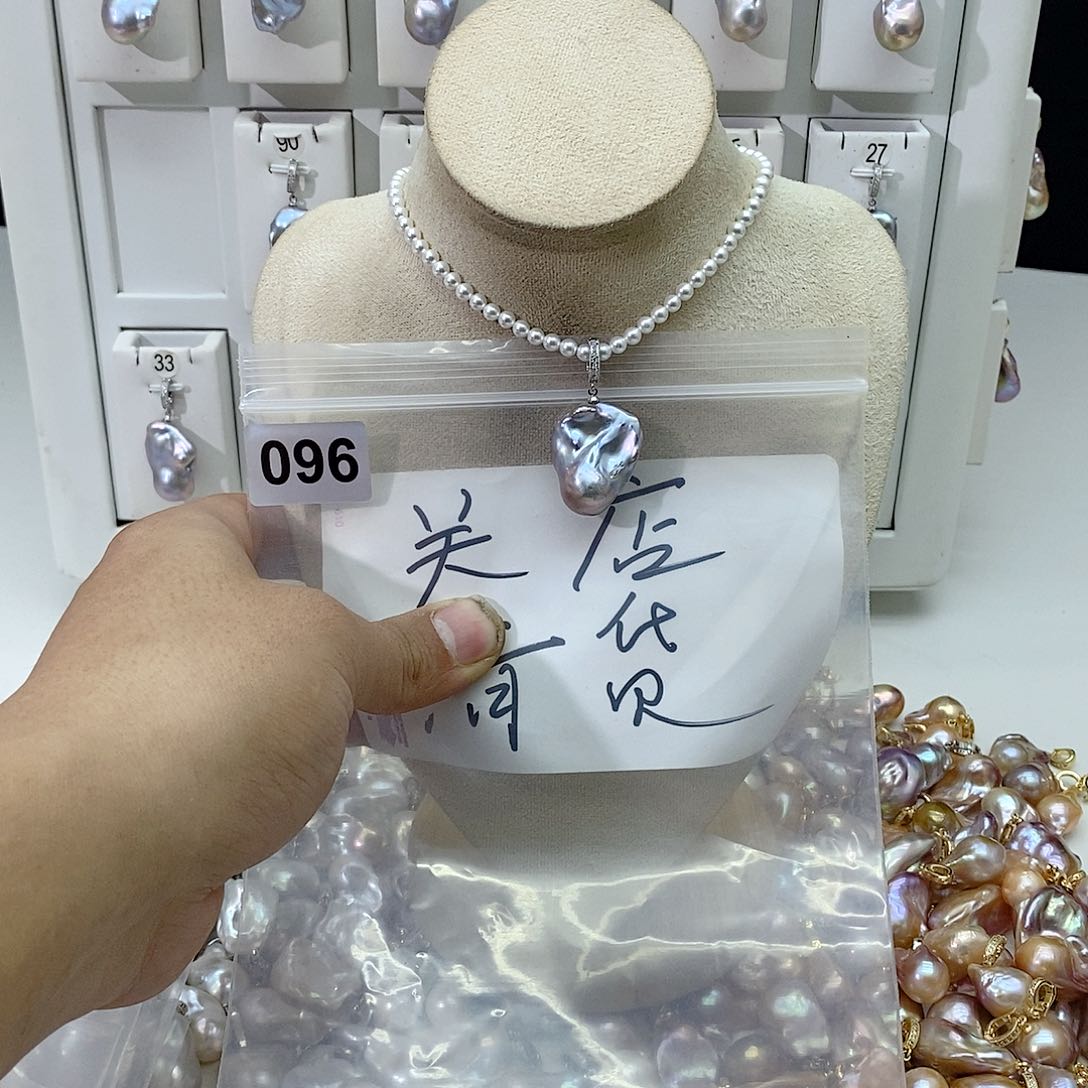 淡水珍珠颈饰合金