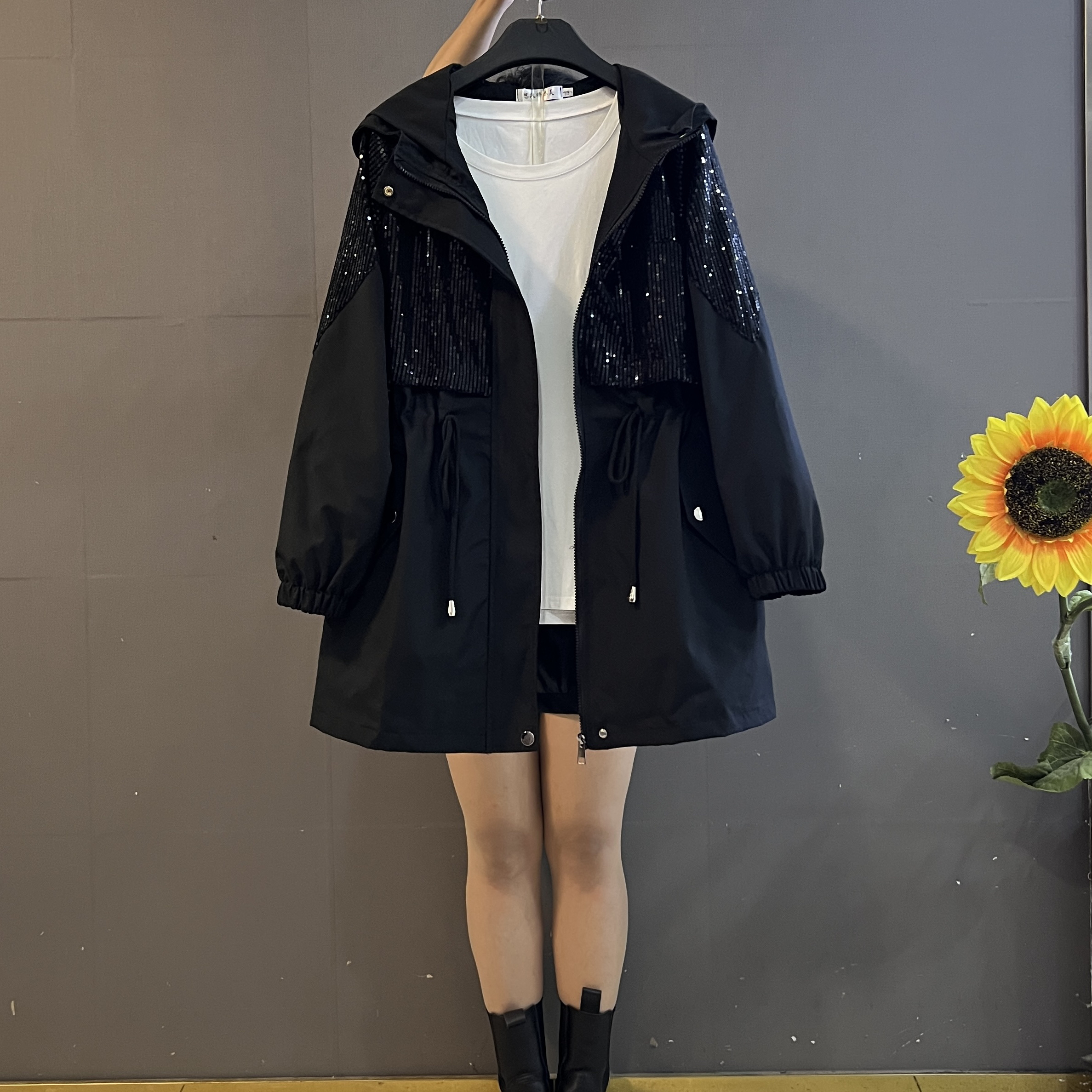 秋季新款韩版重工亮片连帽收腰显瘦时尚休闲外套