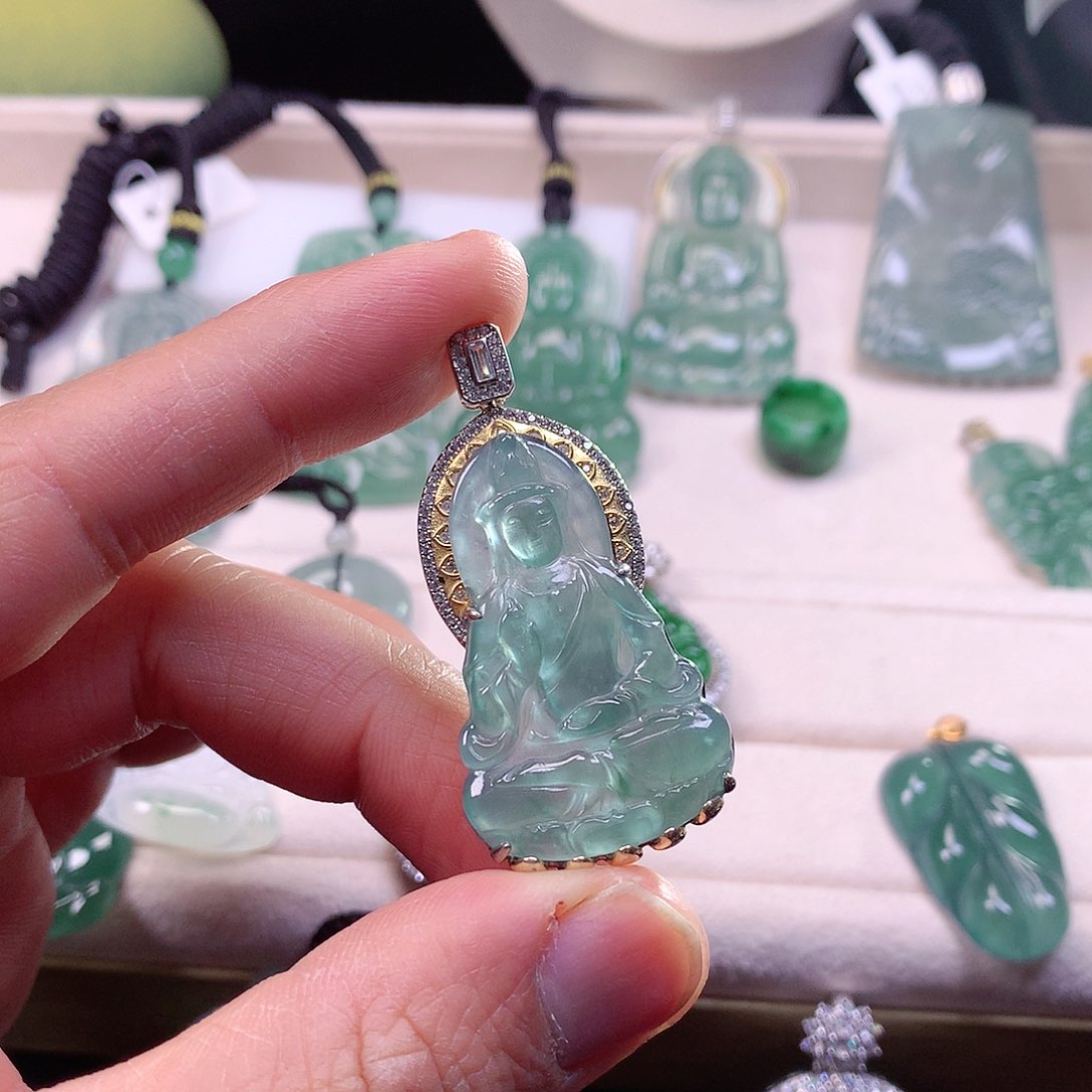 翡翠颈饰银S925镶嵌翡翠