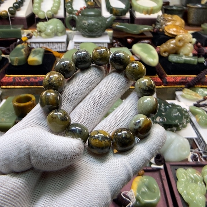 未镶嵌手串岫岩河磨玉（透闪石质玉）听**蝉