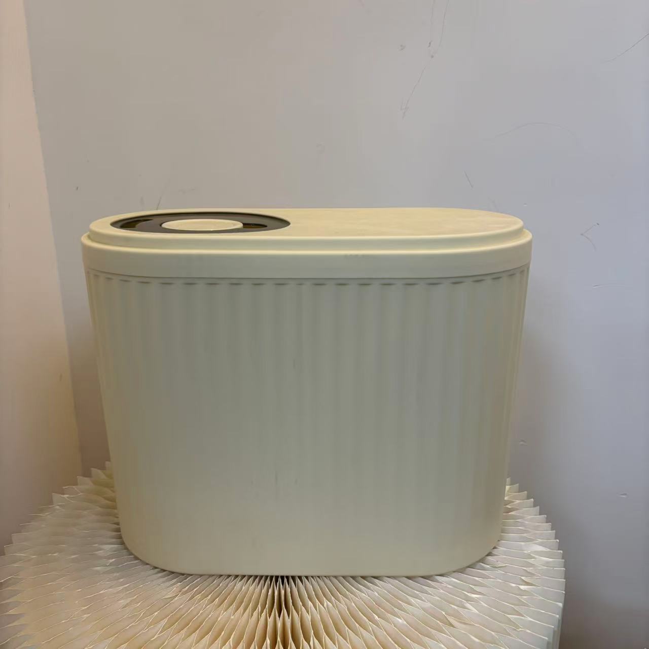 按压式米桶      LSX