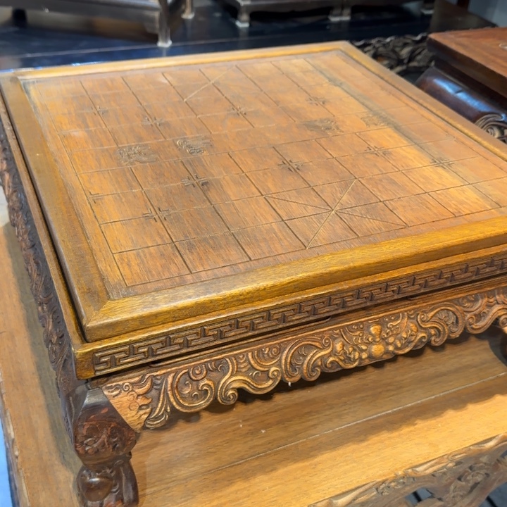 林***红木花梨木棋盘桌一个