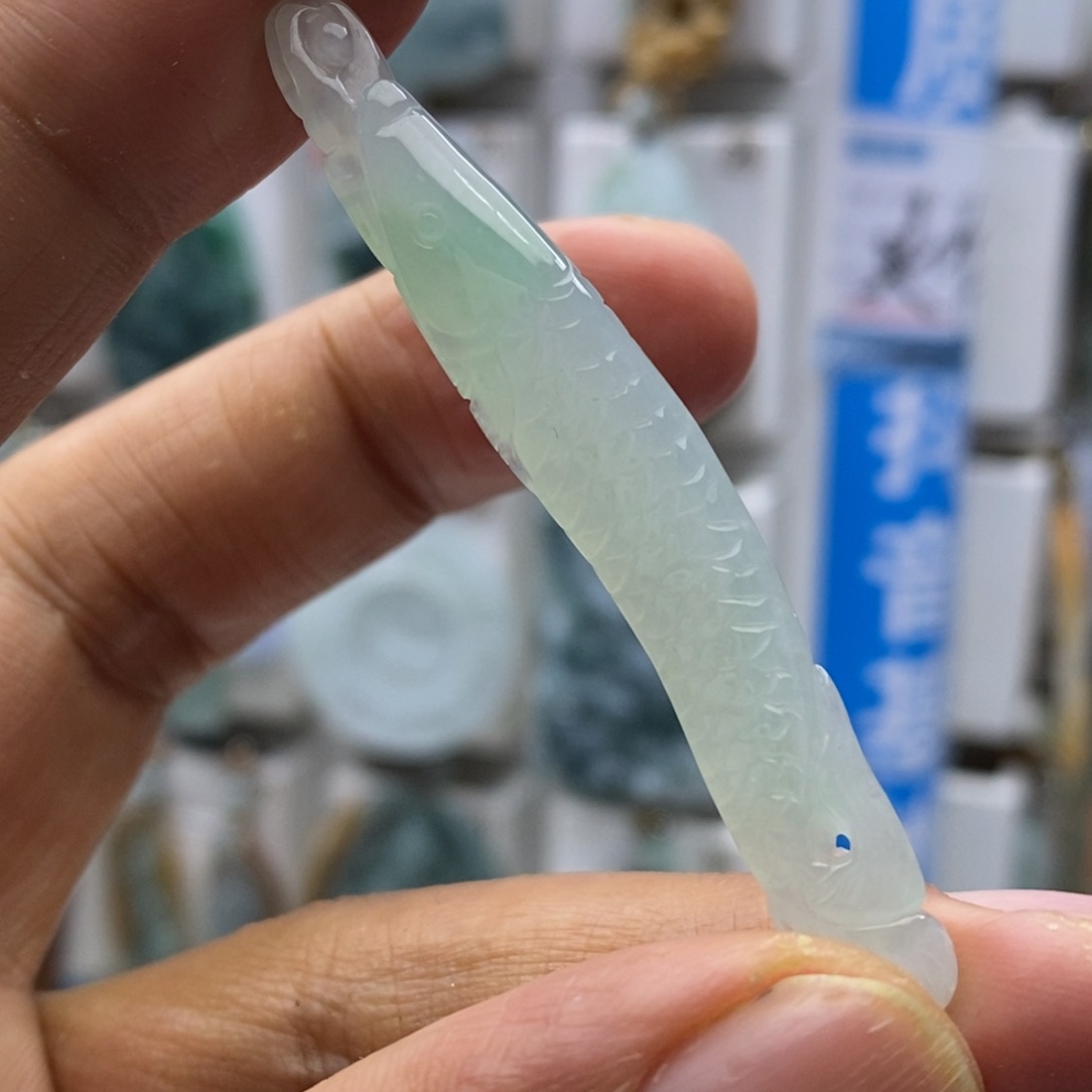 翡翠颈饰未镶嵌鱼