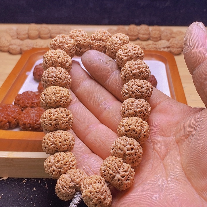 手串金刚菩提墨*梁梅花款