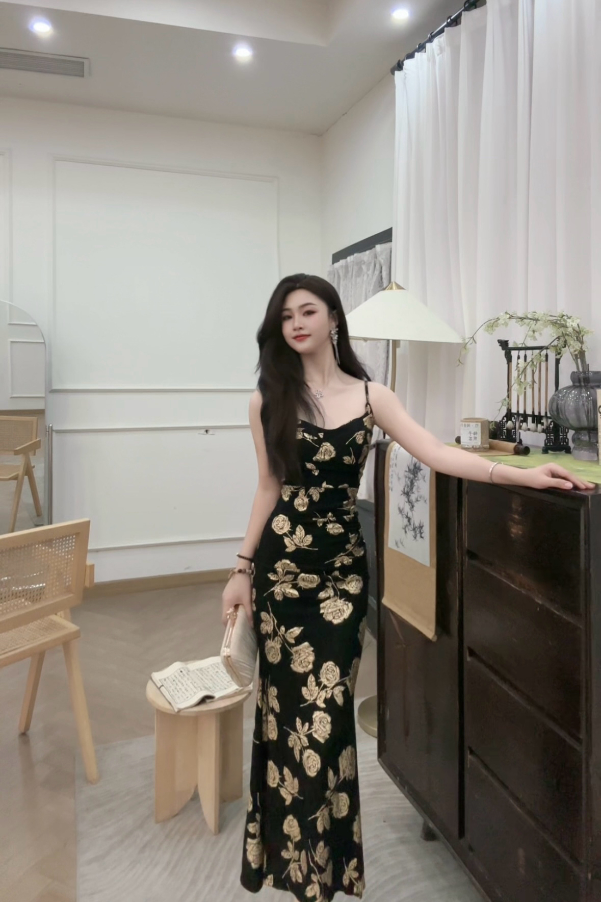 LMMMGOGH25 黑金玫瑰花女神夏季新款吊带裙优雅气质连衣裙法式